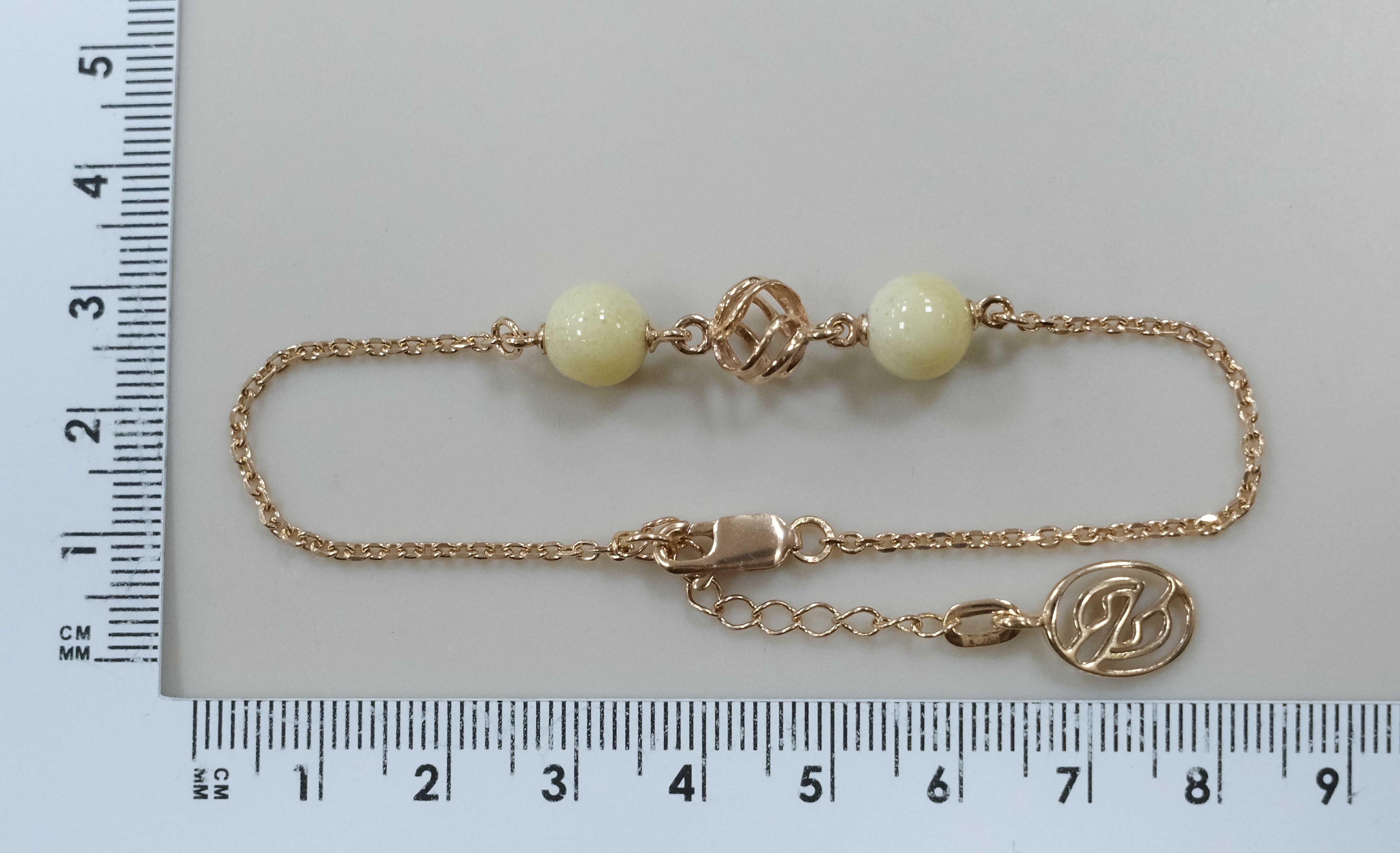 Серебряный браслет с янтарем